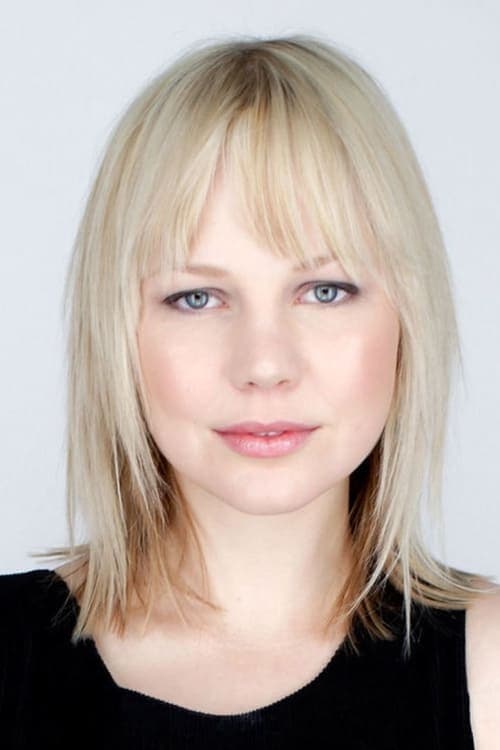 Фото Adelaide Clemens