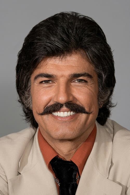 Serdar Gökhan photo