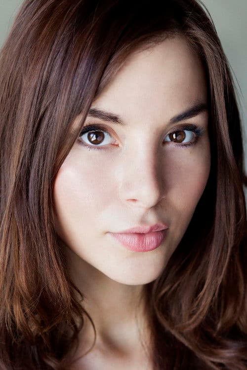 Kacey Barnfield photo