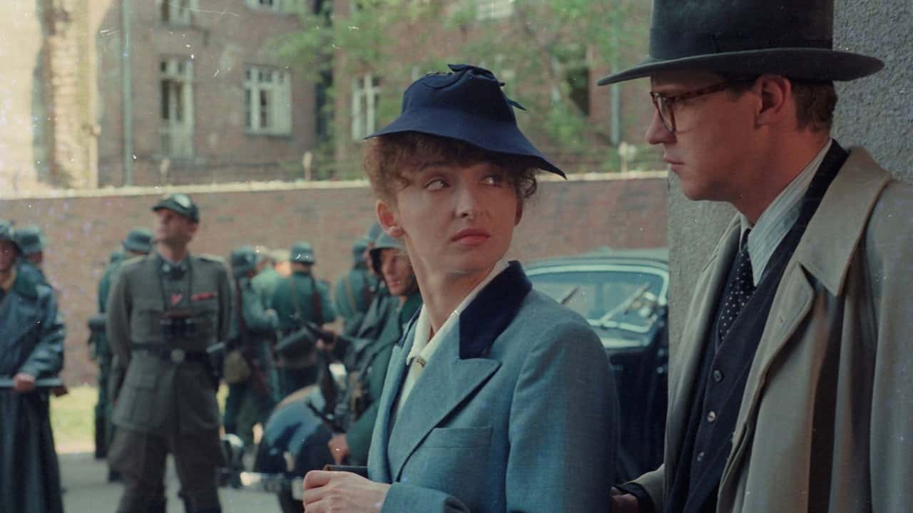Кадр з фільму Страсний тиждень (1996)