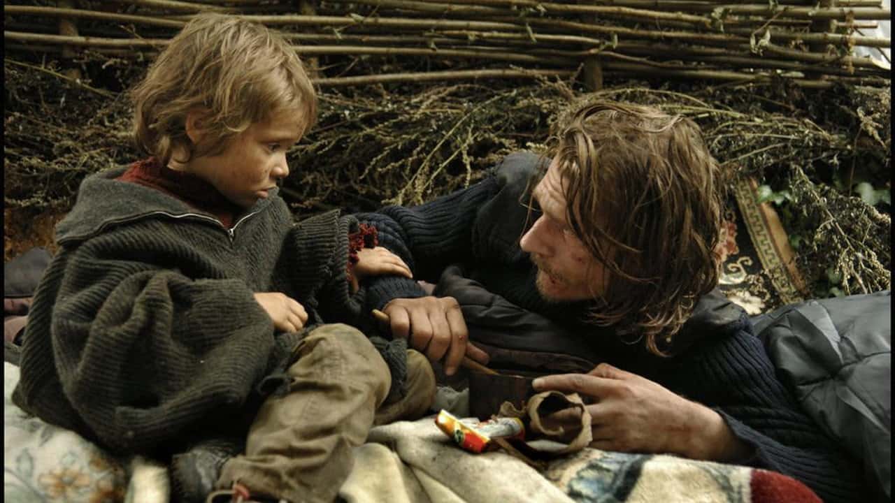 Кадр з фільму Версаль (2008)