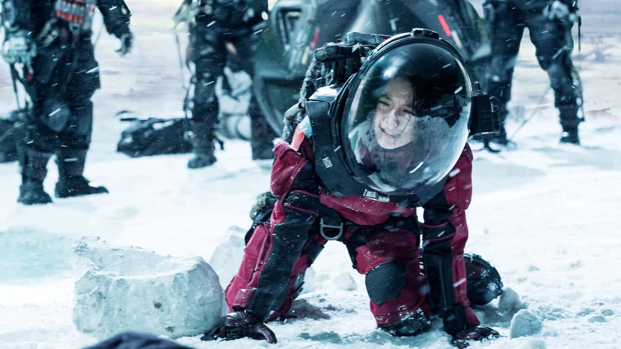 Кадр з фільму Мандрівна Земля (2019)