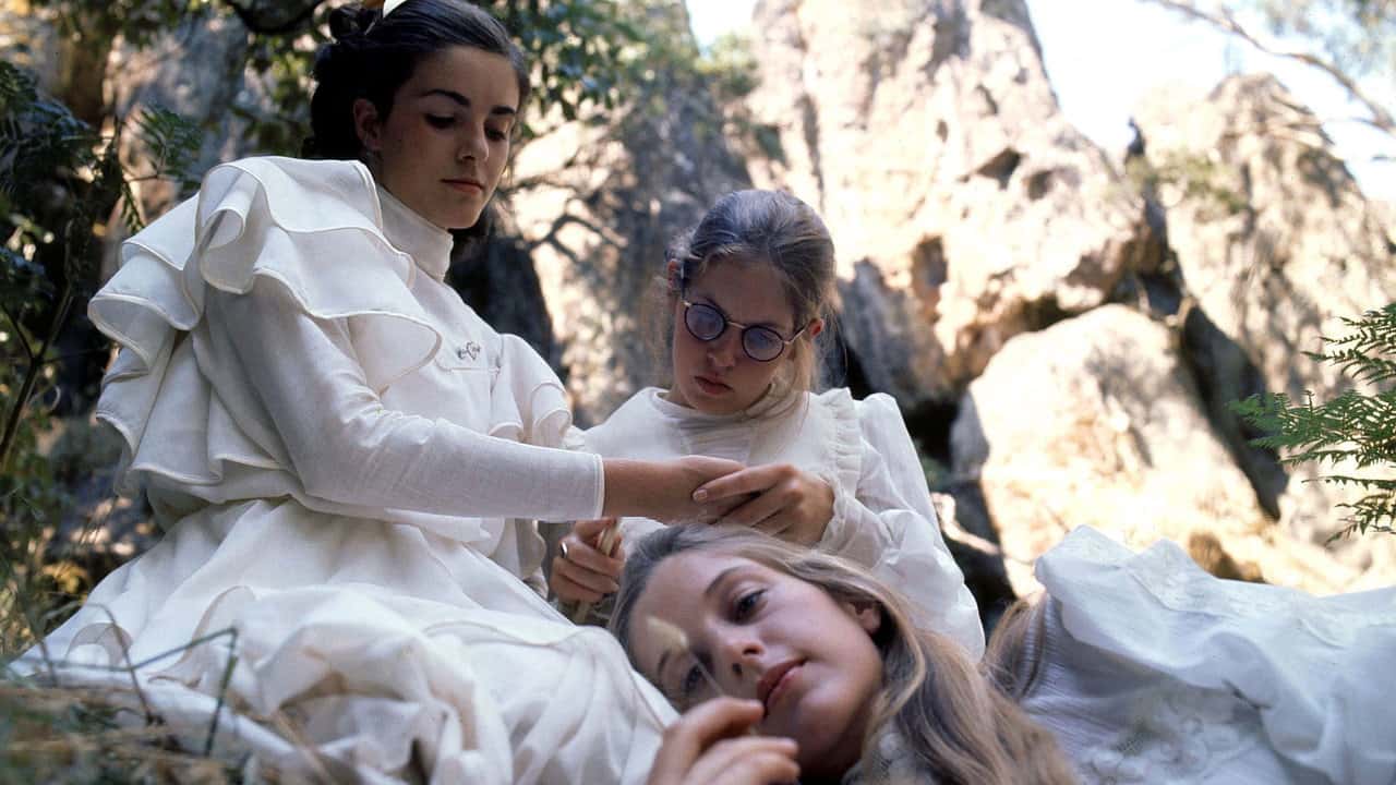Кадр з фільму Пікнік біля Висячої скелі (1975)