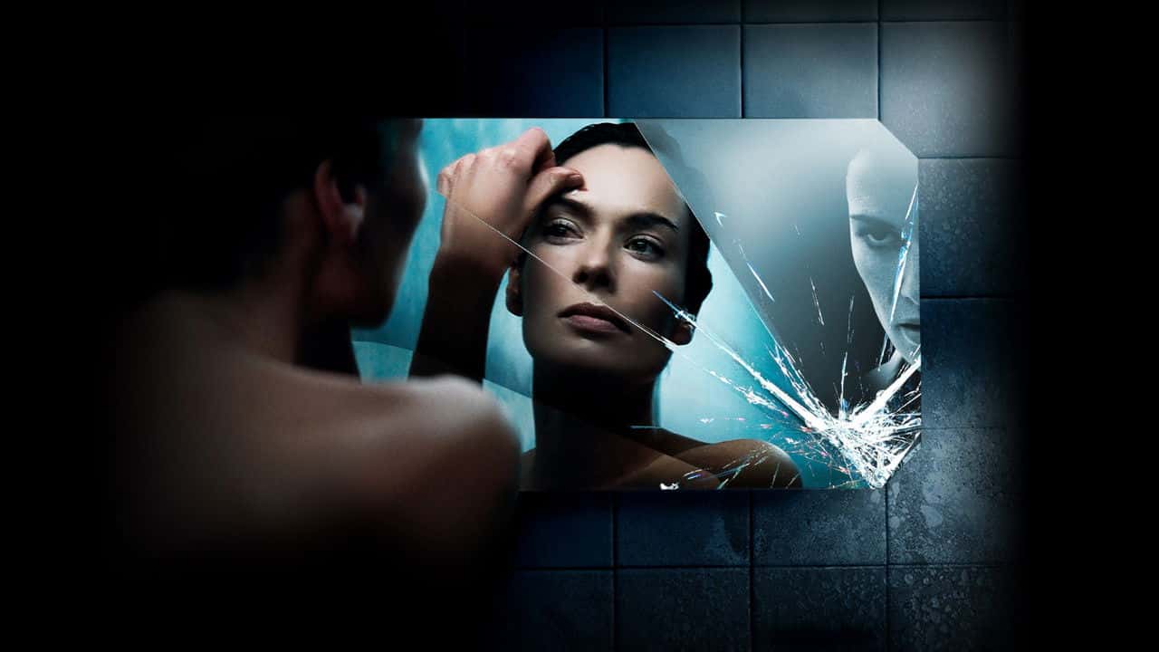Кадр з фільму Розбите дзеркало (2008)