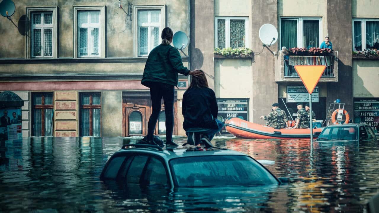 Кадр із серіалу Висока вода (2022)