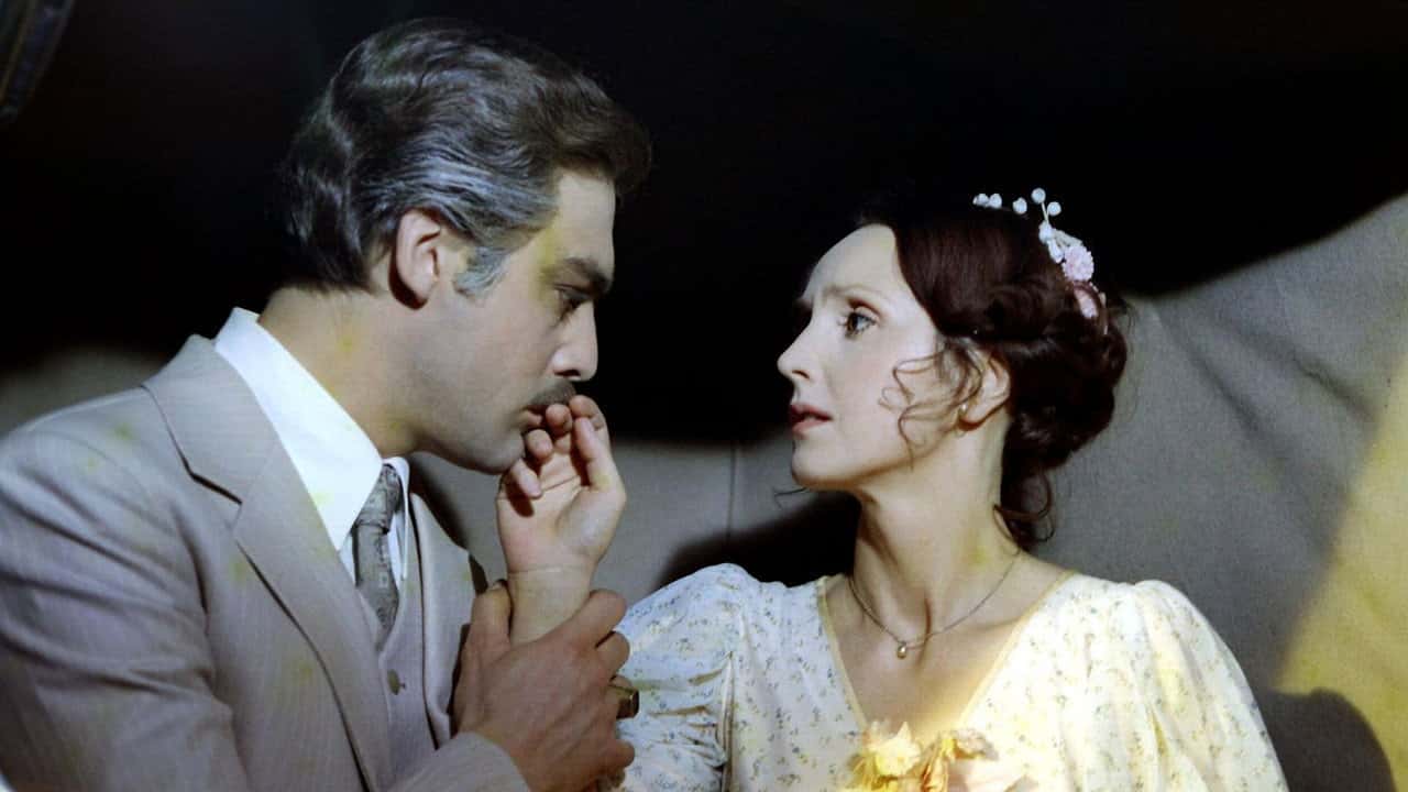 Кадр з фільму Прокажена (1976)