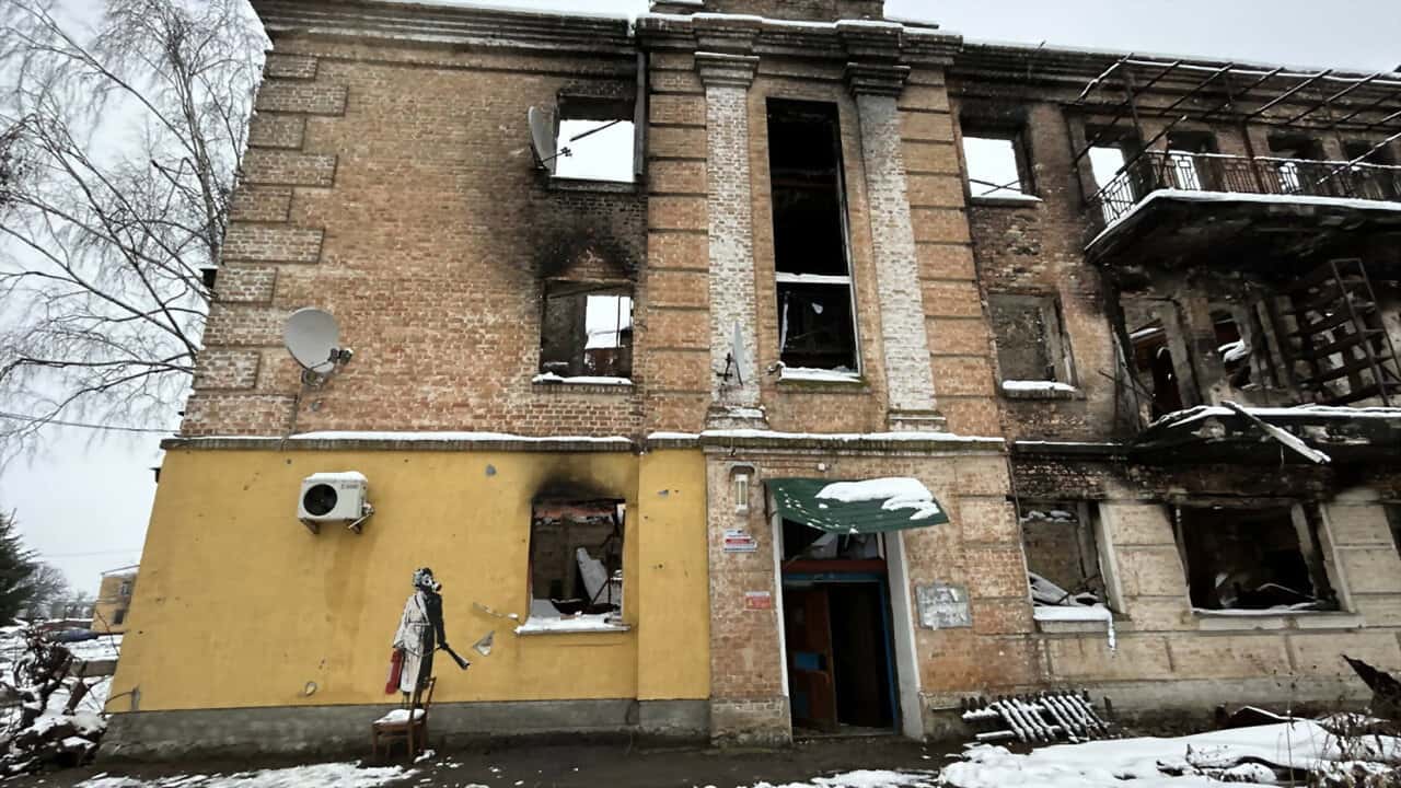 Кадр з фільму Зона війни. Беар Ґріллс зустрівся із президентом Зеленським (2023)