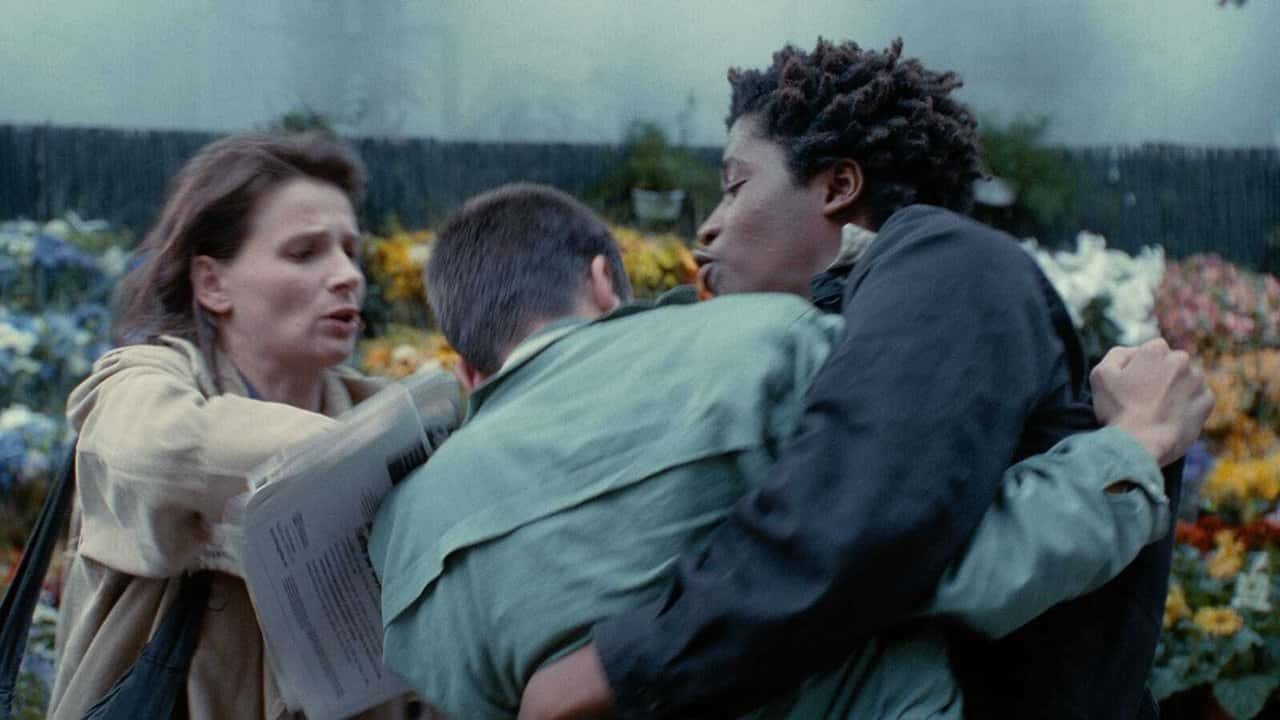 Кадр з фільму Код невідомий (2000)