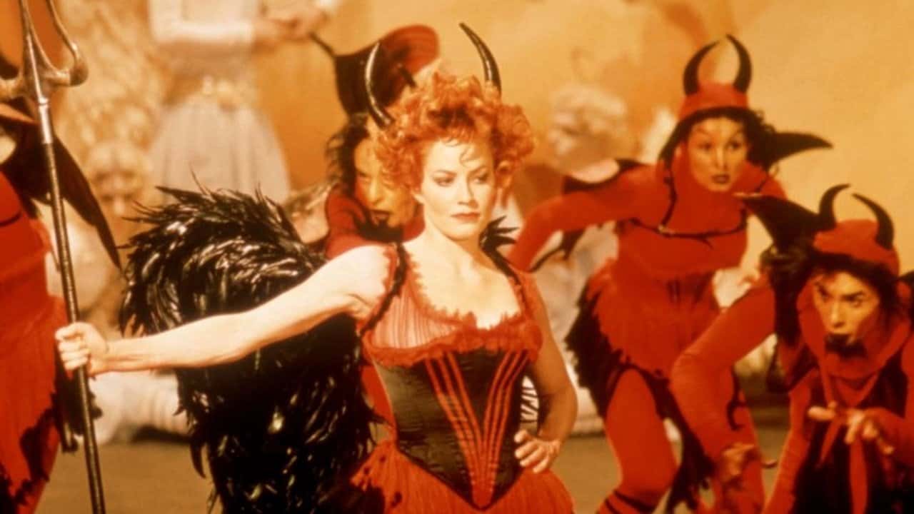 Кадр з фільму Кузина Бетта (1998)