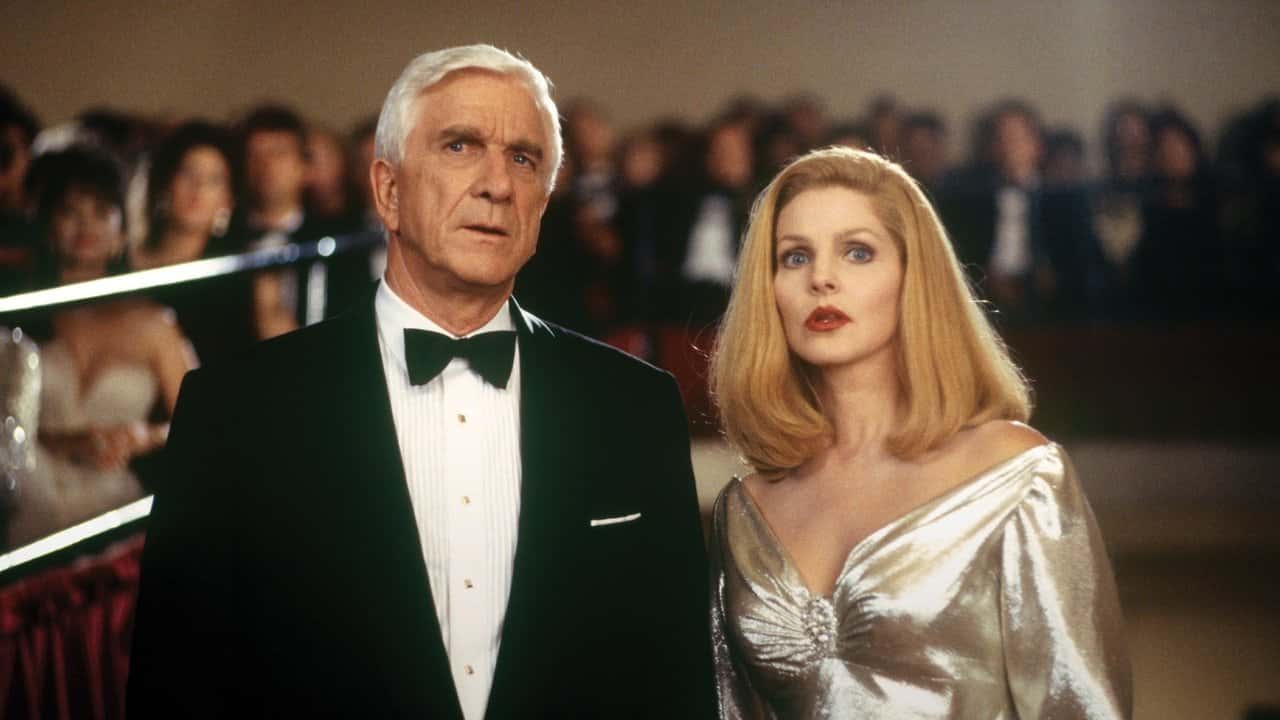 Кадр з фільму Голий пістолет 33 1/3 (1994)