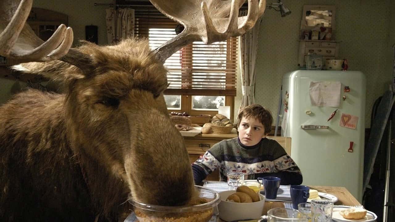 Кадр з фільму Лось на Різдво (2005)