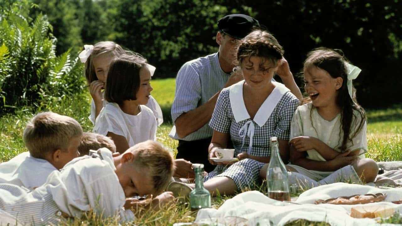 Кадр з фільму Діти шумного села / Усі ми - діти з Гамірного (1986)
