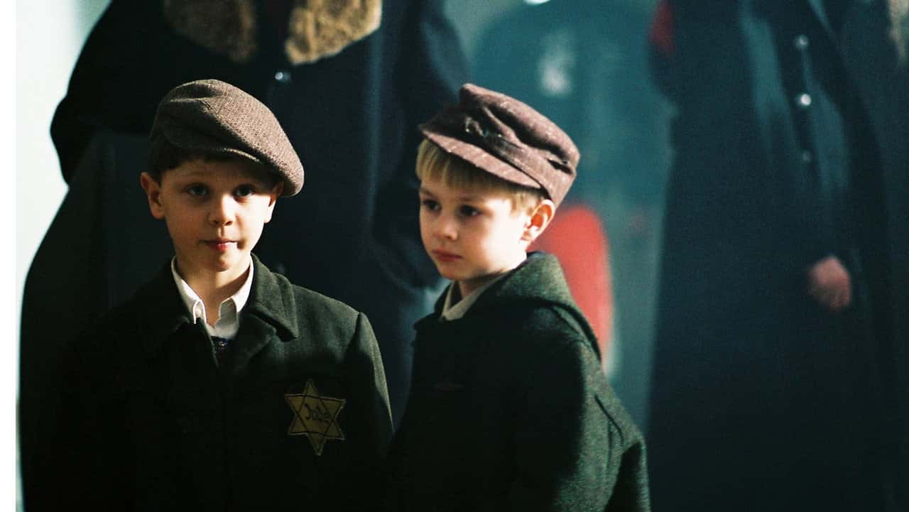 Кадр з фільму Іграшковія (2007)