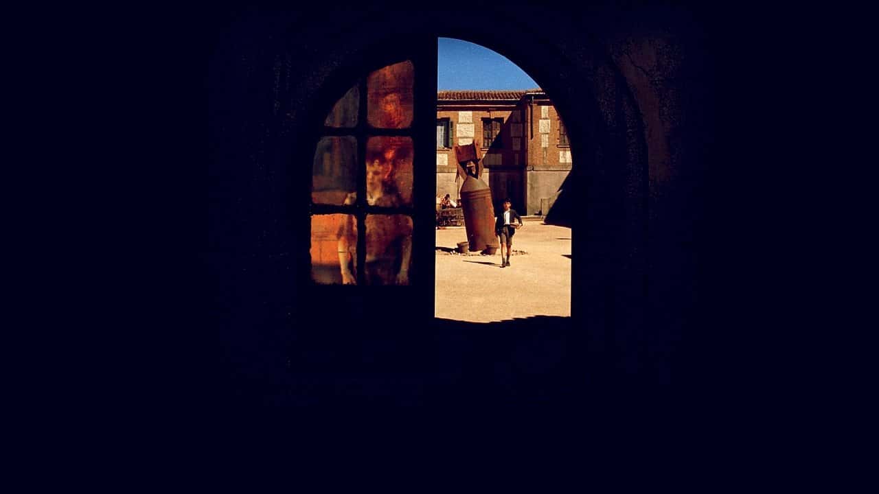 Кадр з фільму Хребет диявола (2001)