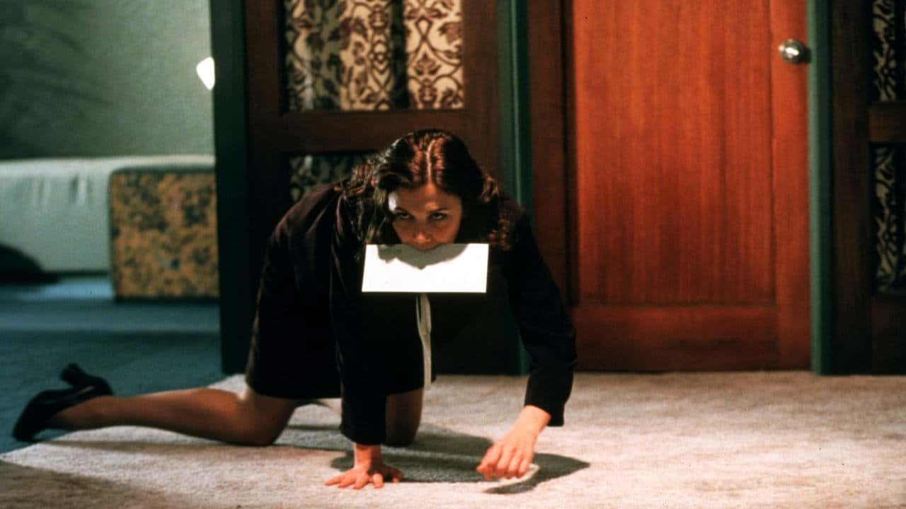 Кадр з фільму Секретарка (2002)