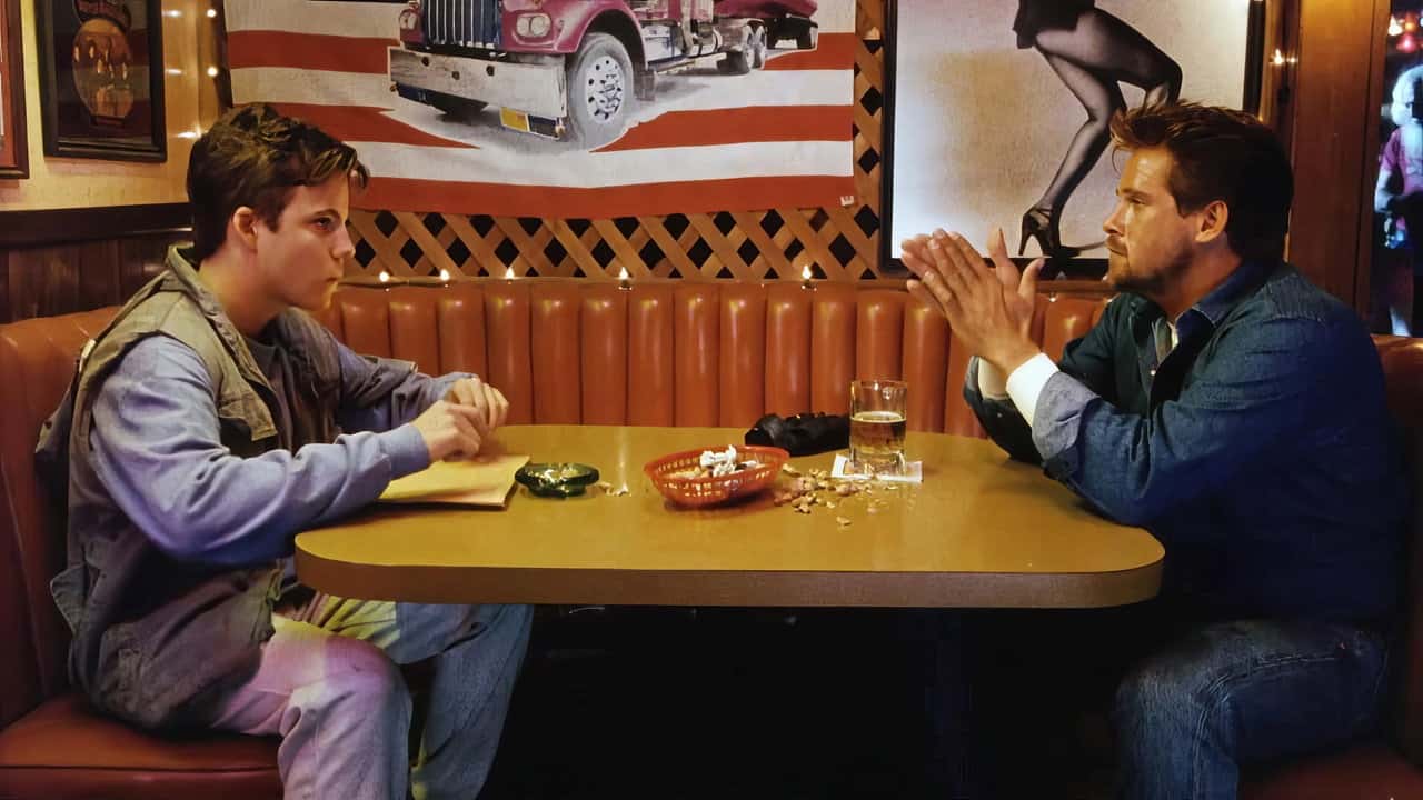 Кадр з фільму Врятуй мене (1992)