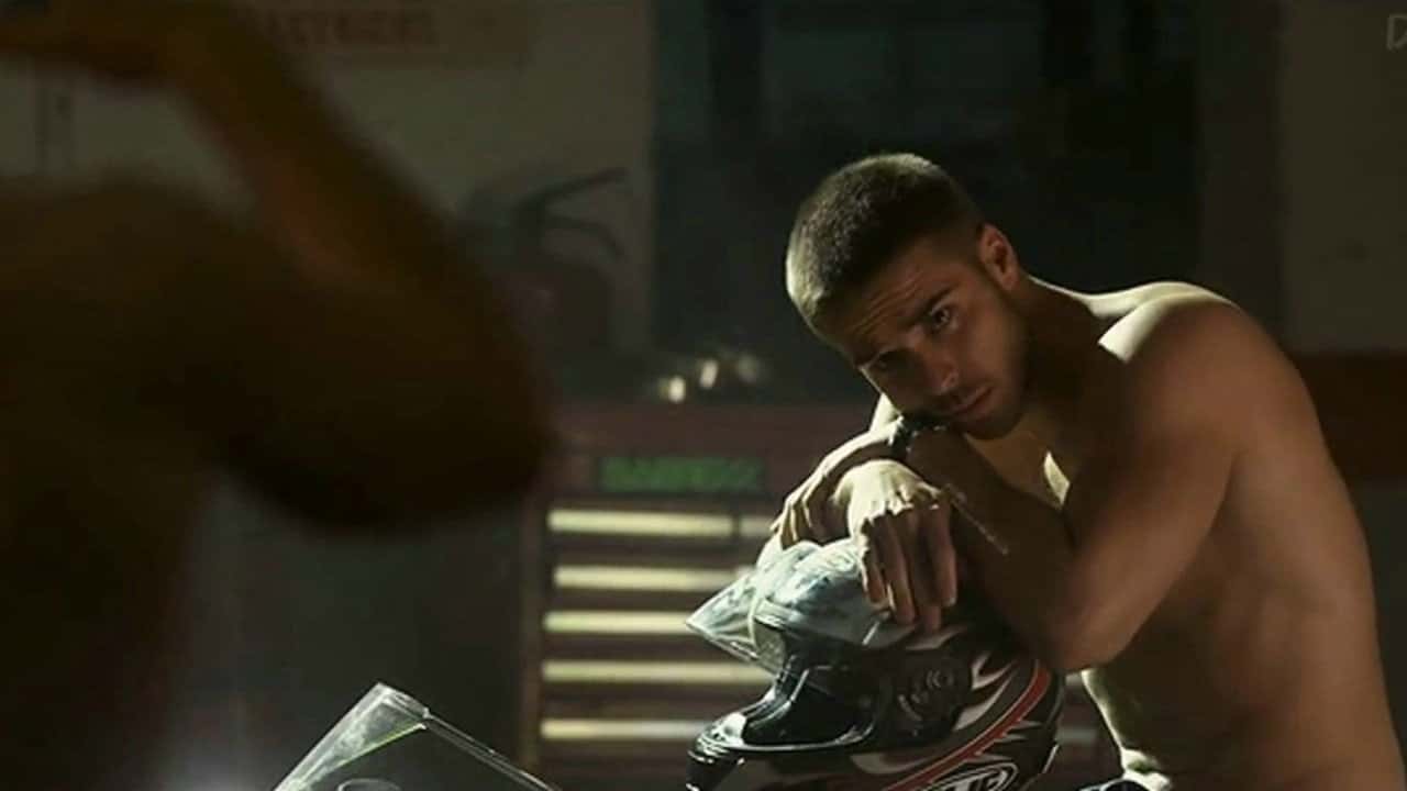 Кадр з фільму По той бік кохання (2011)