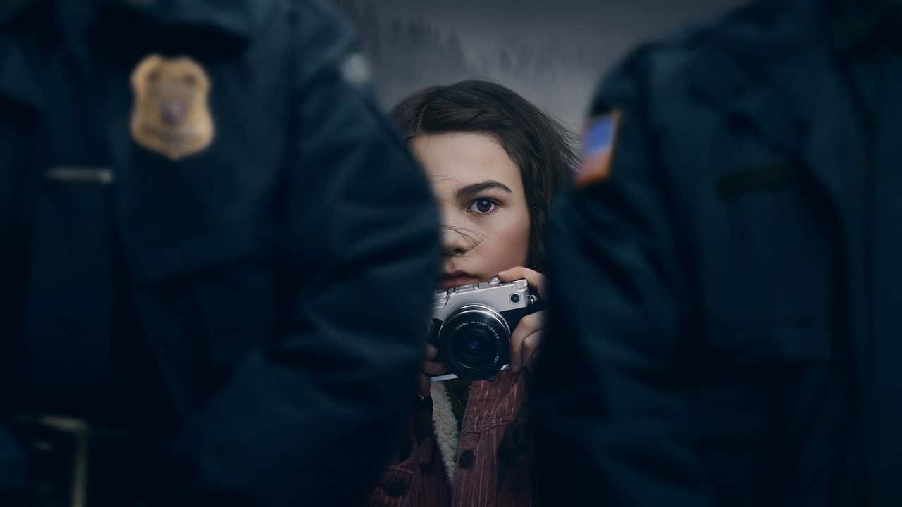 Кадр із серіалу Додому до темряви (2020)