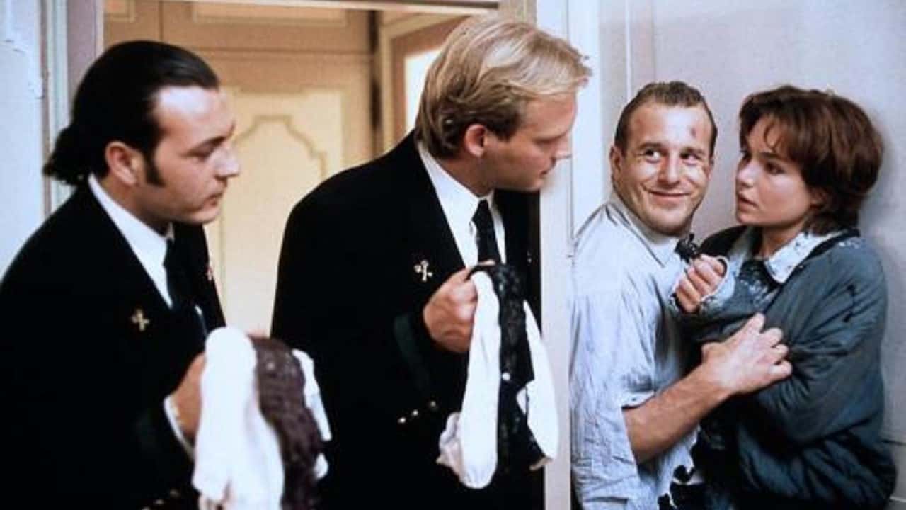 Кадр з фільму Двоє чоловіків, дві дружини - чотири проблеми (1998)