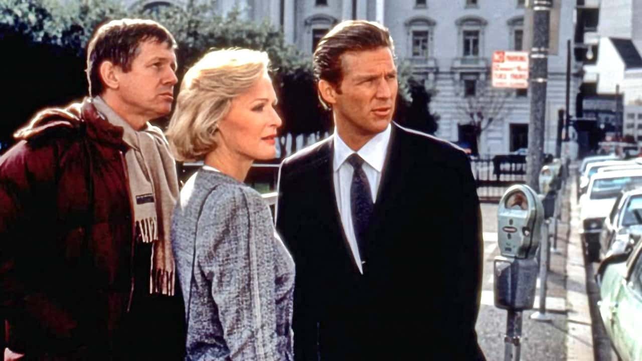 Кадр з фільму Зазублене лезо (1985)