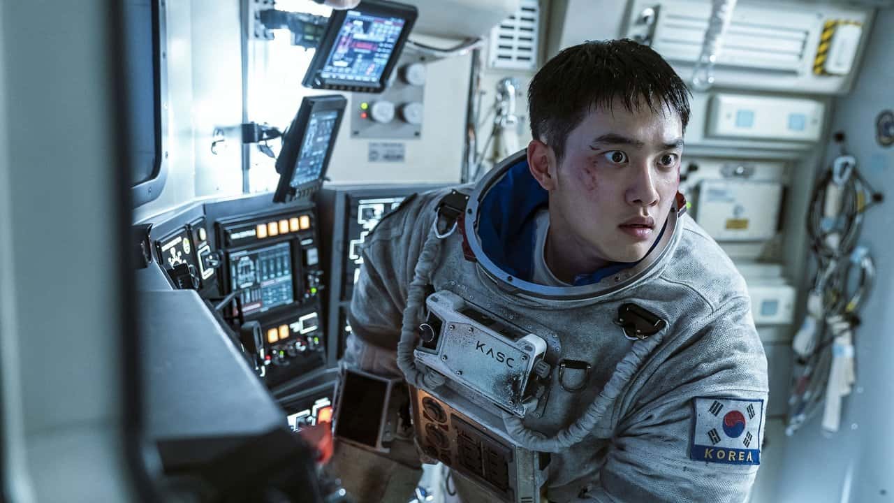 Кадр з фільму Місяць (2023)