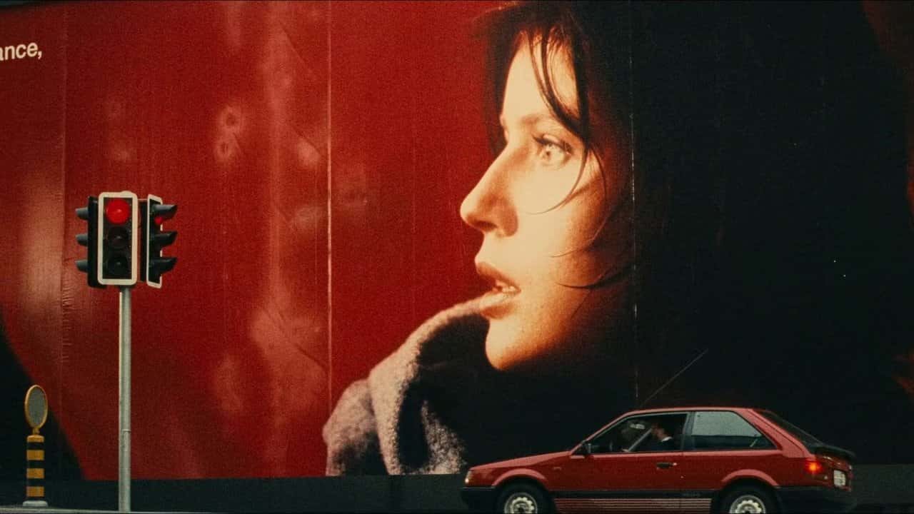 Кадр з фільму Три кольори: Червоний (1994)