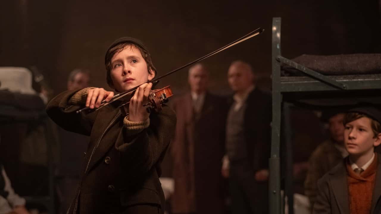 Кадр з фільму Пісня імен (2019)