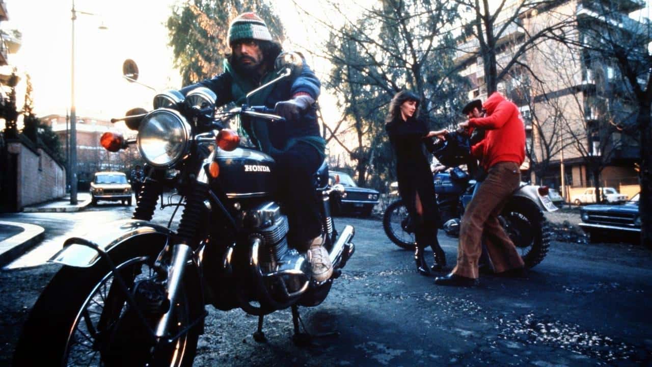 Кадр з фільму Коп у синіх джинсах (1976)