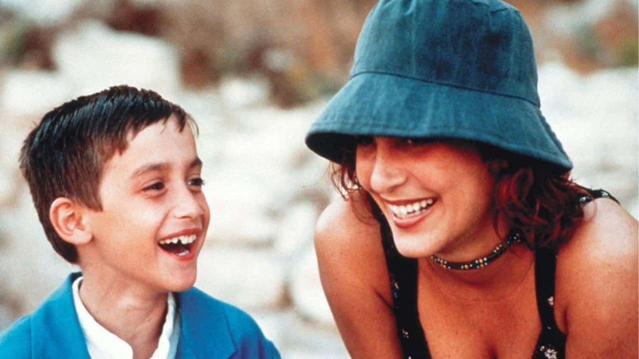 Кадр з фільму Цацикі, мама та поліцейський (1999)