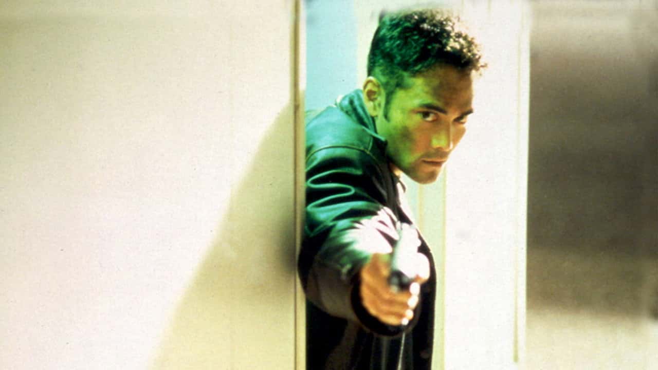 Кадр з фільму Притулок / Сховище (1998)