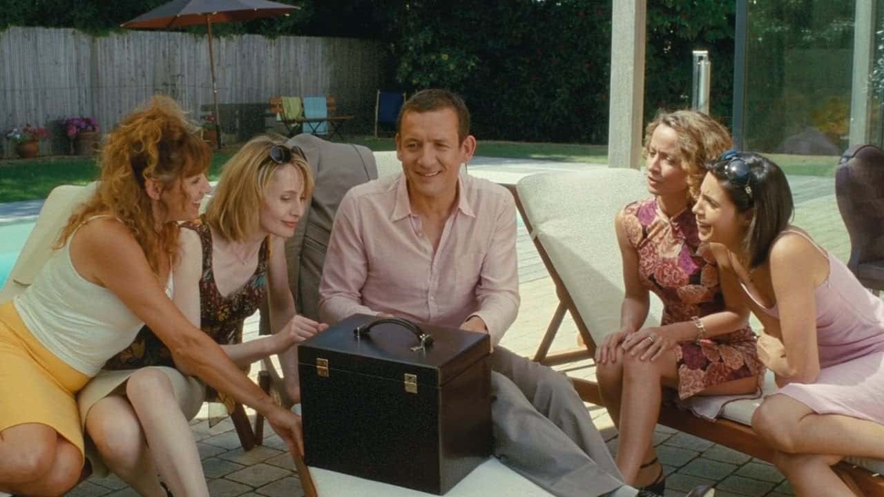 Кадр з фільму З іншого боку ліжка / По той бік ліжка (2009)
