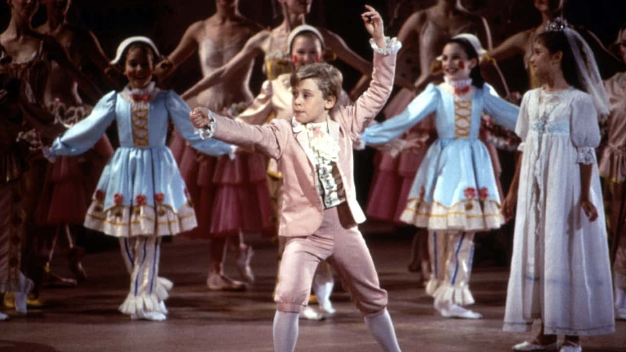 Кадр з фільму Лускунчик (1993)
