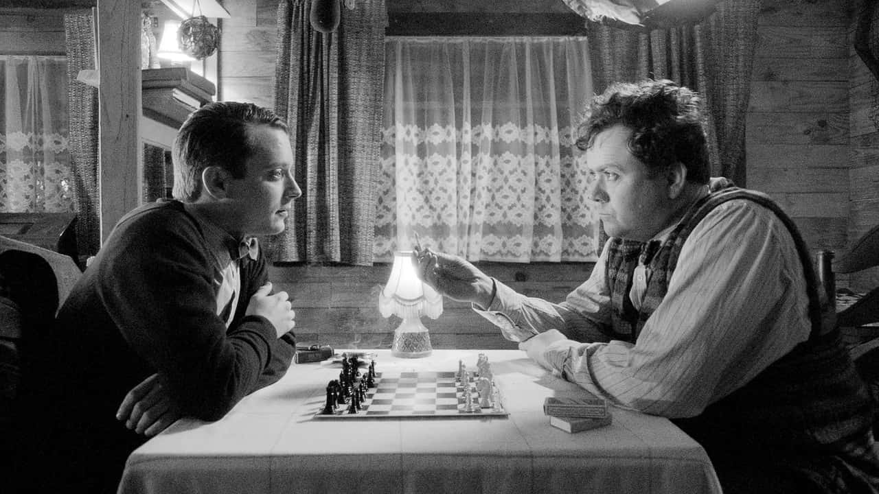 Кадр з фільму Запалюючи зірки (2014)