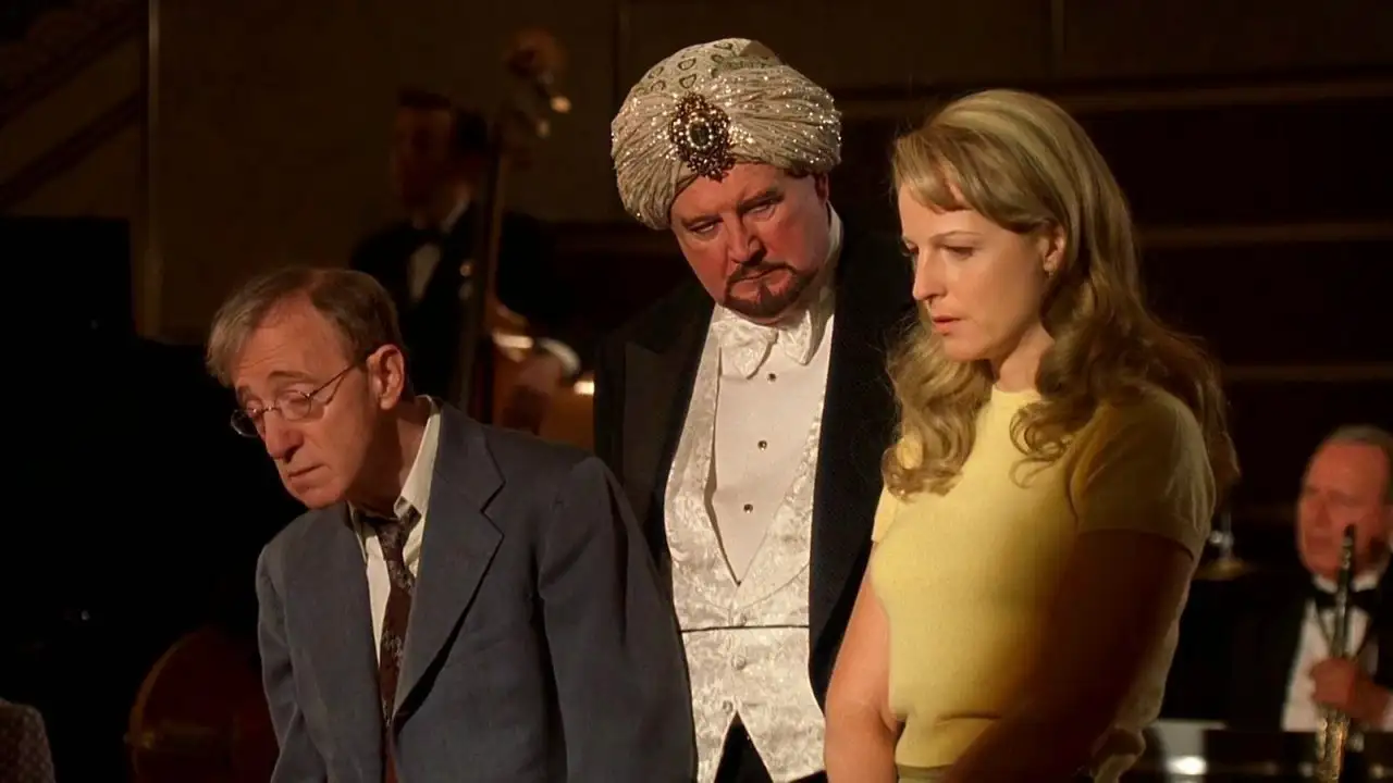 Кадр з фільму Прокляття нефритового скорпіона (2001)