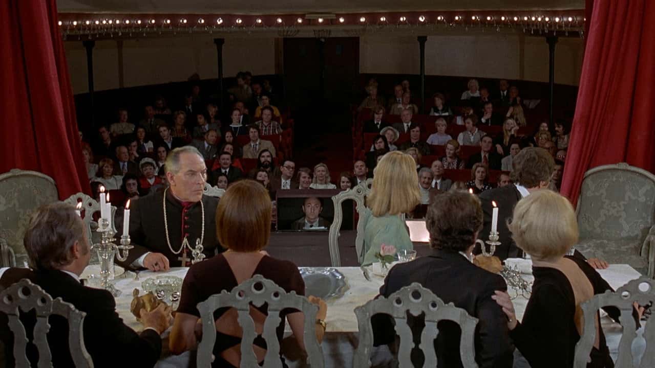 Кадр з фільму Скромна привабливість буржуазії (1972)