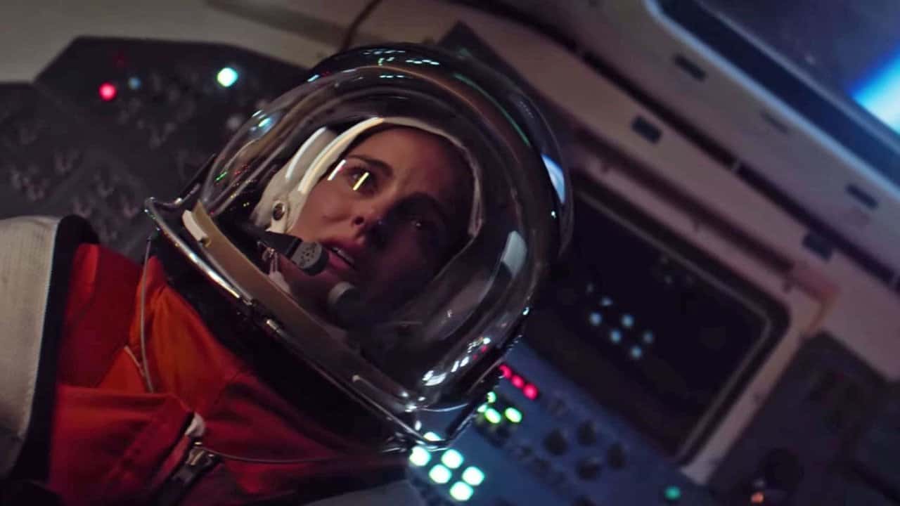 Кадр з фільму Люсі в небесах (2019)