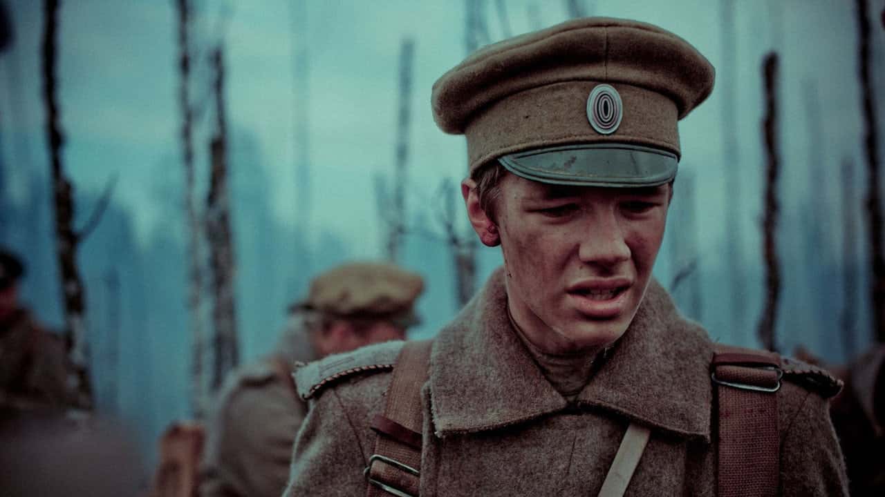 Кадр з фільму Віхола душ (2019)