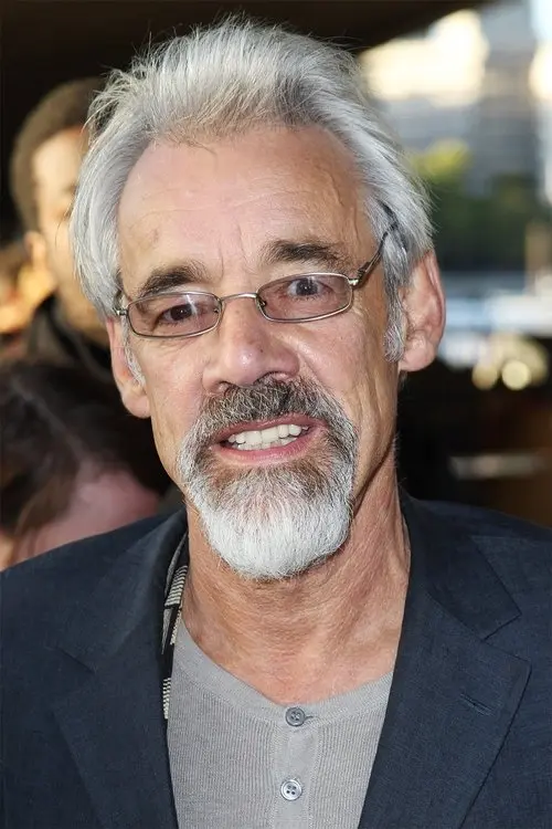 Фото Roger Lloyd Pack