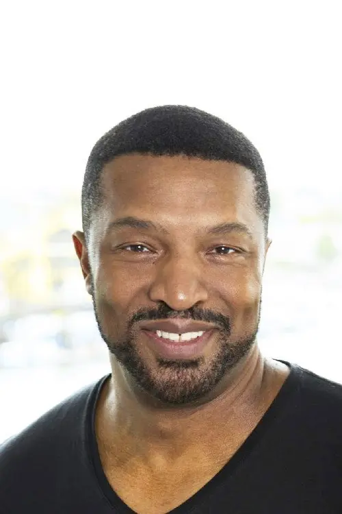 Фото Roger Cross