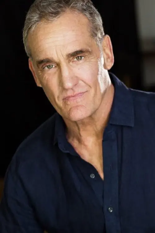 Фото John Wesley Shipp