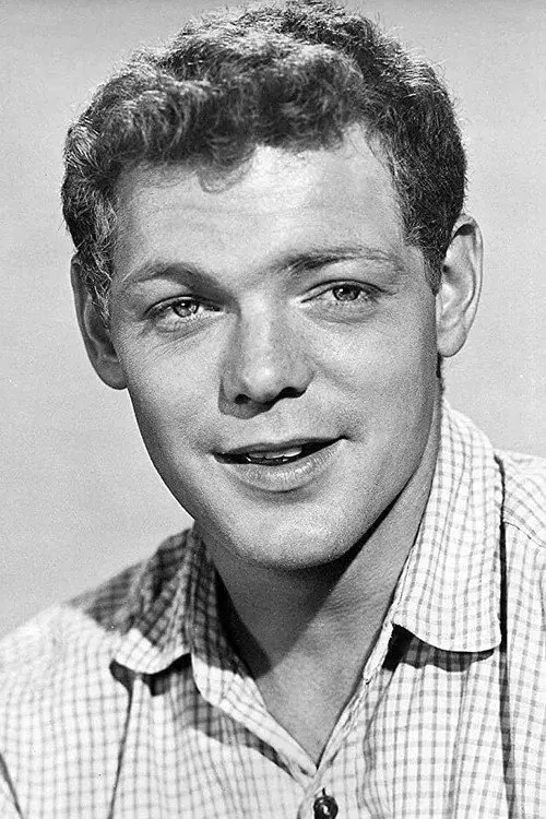 Фото James MacArthur