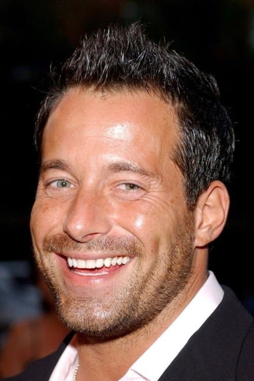 Фото Johnny Messner