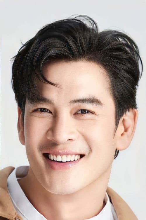 Фото ชาคริต แย้มนาม