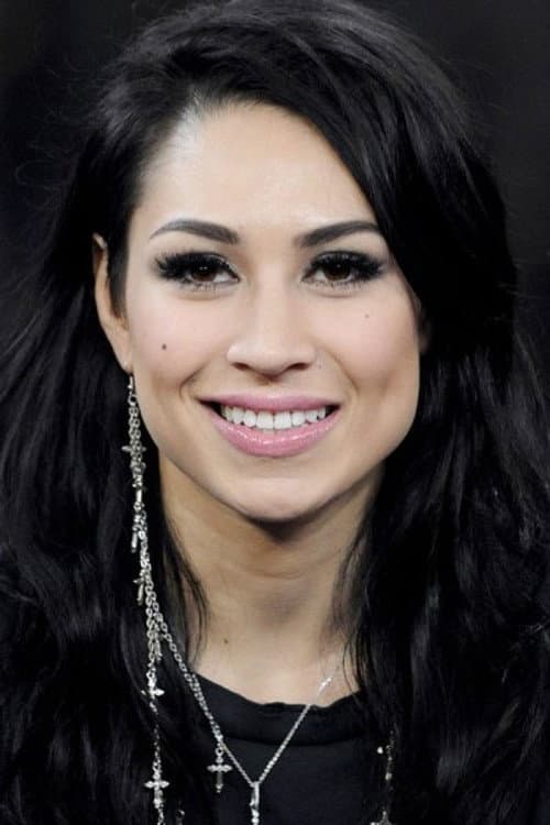 Фото Cassie Steele