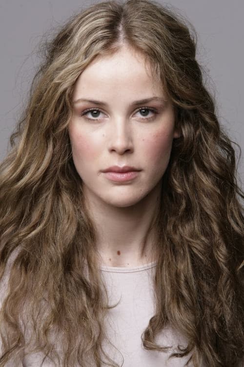 Фото Carla Juri