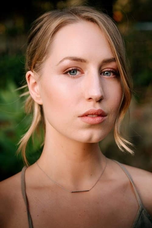 Фото Izzy Stevens