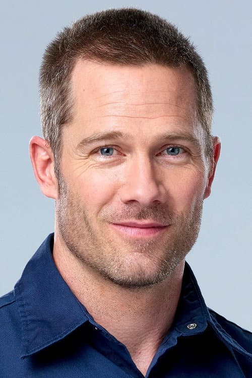 Фото Luke Macfarlane