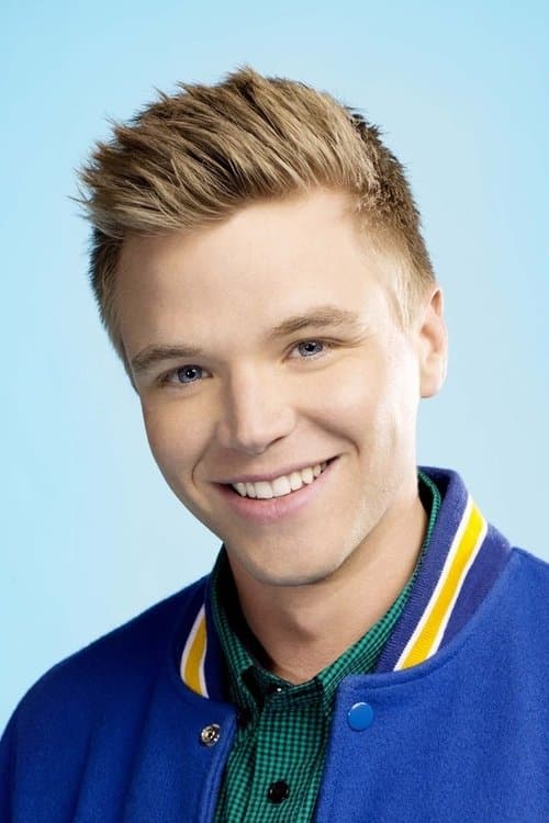 Фото Brett Davern