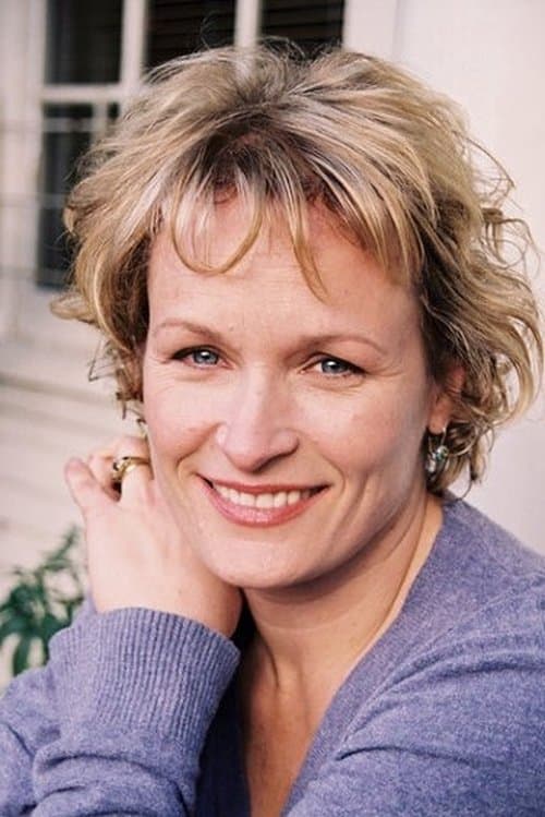 Фото Elizabeth Dennehy
