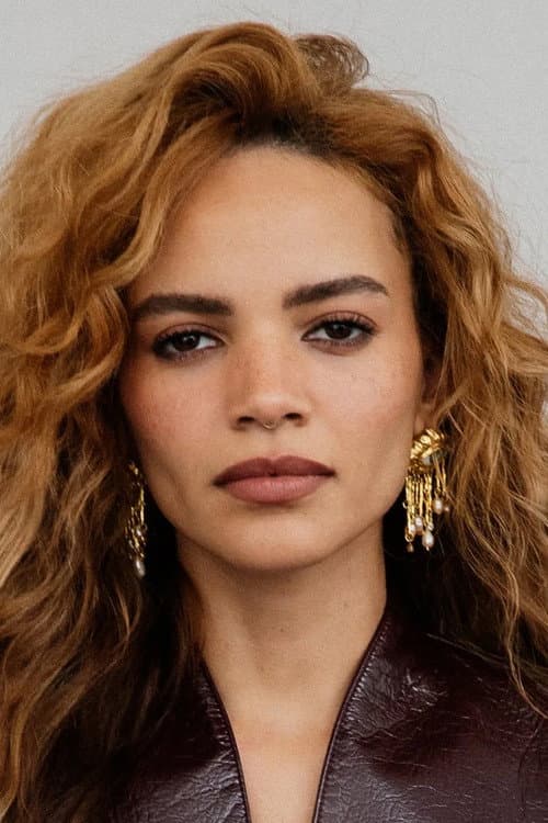 Фото Leslie Grace